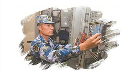 海軍?？谂炛髋诎喟嚅L(zhǎng)李明:做拳頭部隊(duì)的