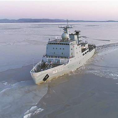 新春走軍營｜-20℃，海軍海冰723船犁耕冰海暢航道