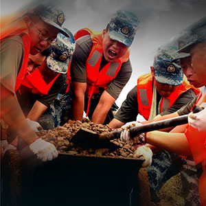 海報｜抗洪搶險，東部戰(zhàn)區(qū)空軍沖鋒在前！
