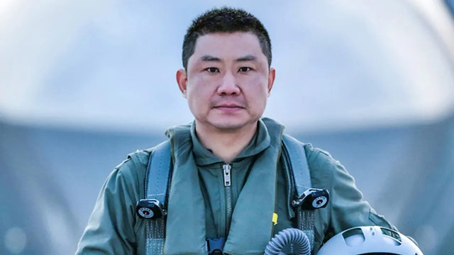 戰(zhàn)鷹凌云，只為捍衛(wèi)祖國(guó)藍(lán)天