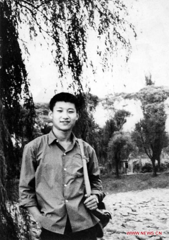 習(xí)近平彭麗媛恩愛(ài)家庭照片曝光