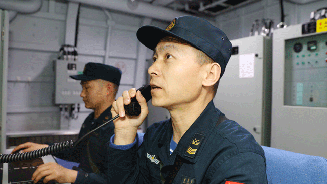 了不起的中國軍人丨董國峰：登上了更先進的戰(zhàn)艦，就得挑戰(zhàn)更先進的專業(yè)